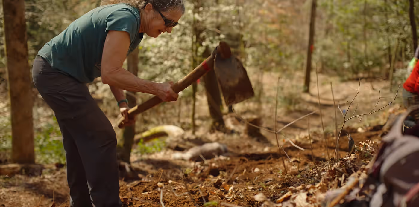 G5 Trail volunteers at work